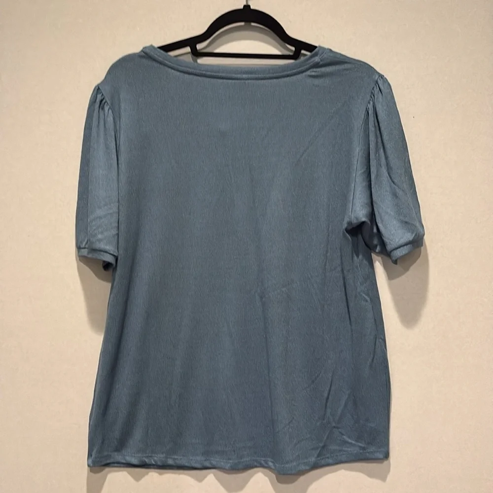 Mod Ref - Women's V-Neck Puff Sleeve Shirts. Size XL. Light Blue and black. NWT - Picture 6 of 11